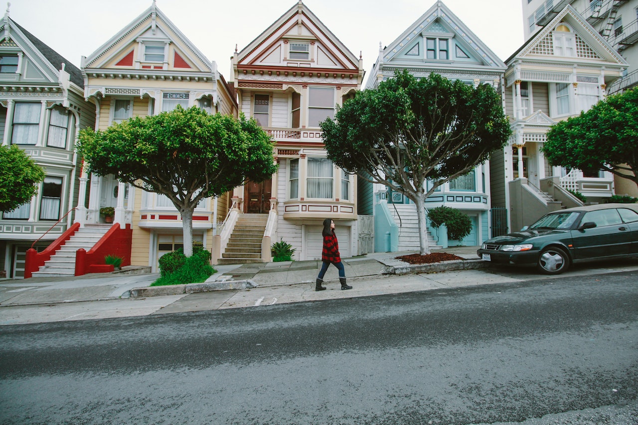 A woman walking in one of the family-friendly neighborhoods in San Francisco