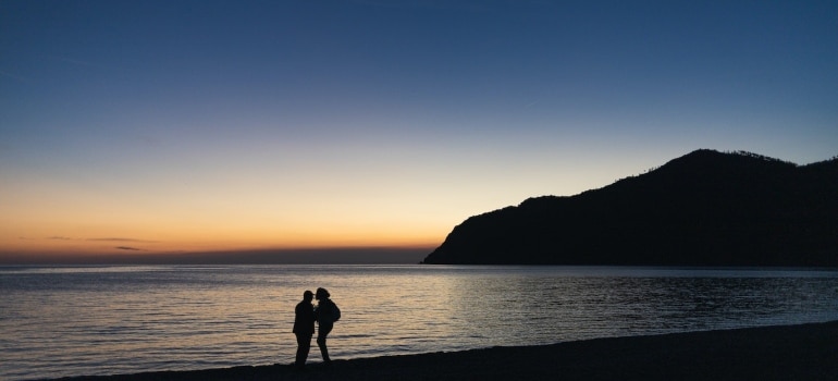Picture of a couple on the beach
